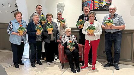 Die geehrten langj&auml;hrigen Mitglieder.