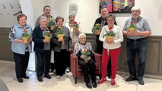 Die geehrten langj&auml;hrigen Mitglieder.