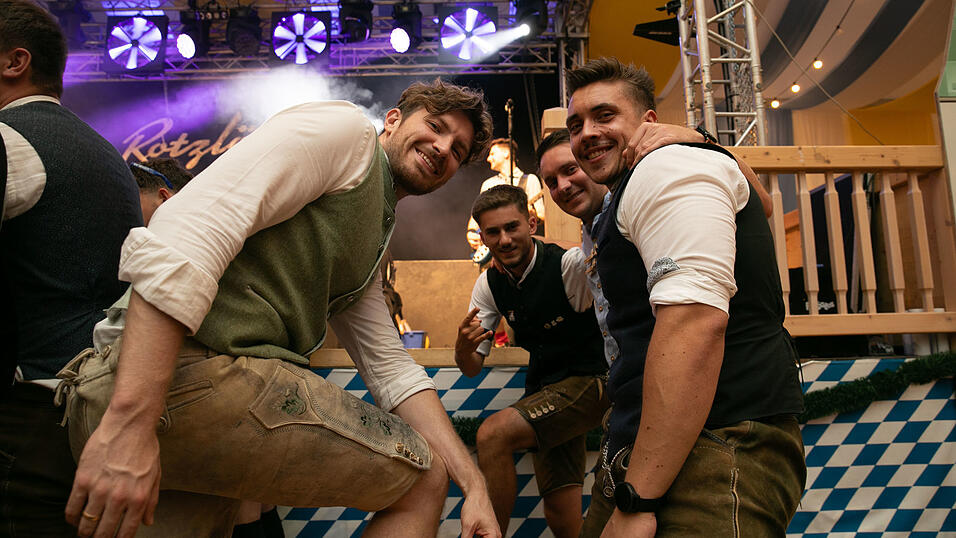 Die Partybilder vom Montag, 18. August, aus dem Festzelt Reisinger. Die Partybilder vom Montag, 18. August, aus dem Festzelt Reisinger.