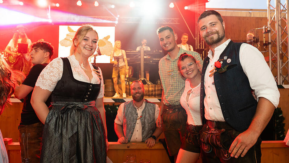 Die Partybilder vom Montag, 19. August, aus dem Festzelt Weckmann. Die Partybilder vom Montag, 19. August, aus dem Festzelt Weckmann.