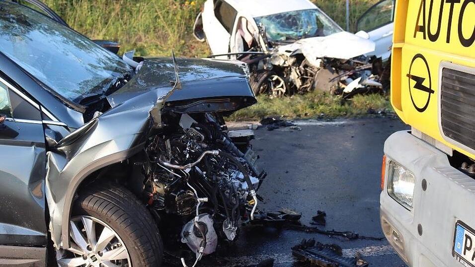 T&ouml;dlicher Verkehrsunfall am Freitag auf der Bundesstra&szlig;e B85 bei Ruderting im Landkreis Passau.