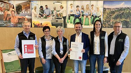 Kurdirektor Sepp Barth, Elke Thanner, Ingrid Holzapfel, B&uuml;rgermeister Markus Hofmann, Christine Wensauer und Herbert Heindl (v.l.) bilden das aktuelle Organisationsteam der Gesundheitsstadt.