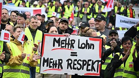 An einer Kundgebung in Dortmund nahmen mehrere Hundert Menschen teil.
