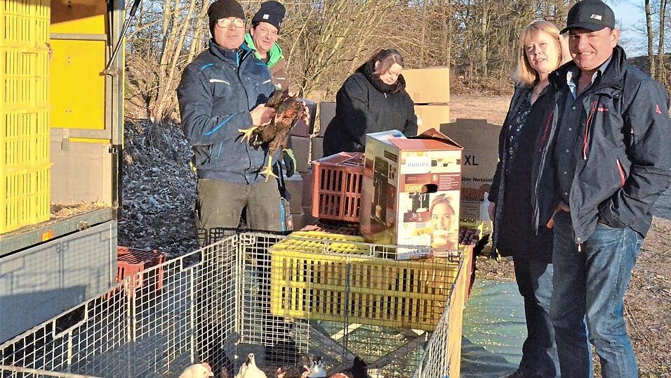 Am Samstag war das Interesse am Stand von Marcus Hofmann groß. Geflügel aller Art zur Selbstversorgung ist momentan gefragt. Am Samstag war das Interesse am Stand von Marcus Hofmann groß. Geflügel aller Art zur Selbstversorgung ist momentan gefragt.