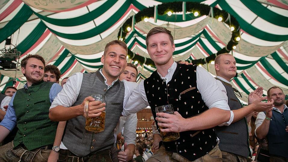 Die Partybilder vom Freitag, 12. August 2022, aus dem Festzelt Weckmann.