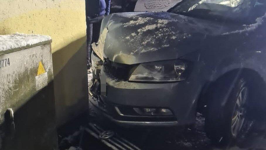 Das Auto prallte gegen diese Hauswand in der Schmidstra&szlig;e.