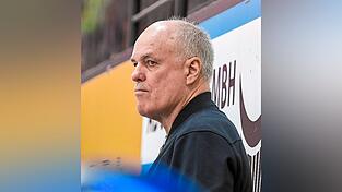 Kassel hat sich am Montag überraschend von Cheftrainer Bill Stewart getrennt. Kassel hat sich am Montag überraschend von Cheftrainer Bill Stewart getrennt.