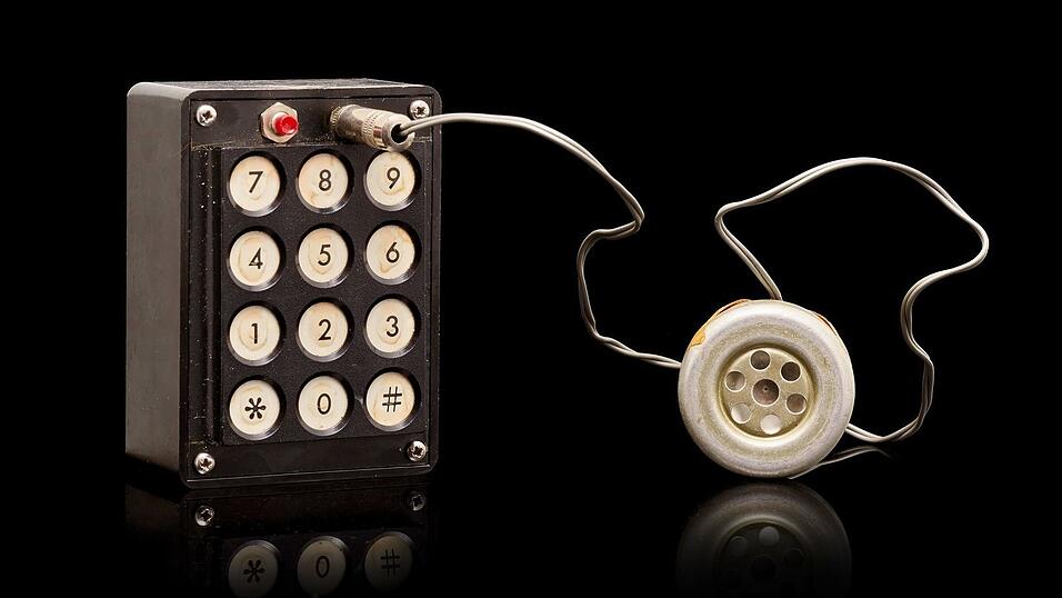 Die Blue Box, mit denen man das Telefonsystem manipulieren konnte, war das erste kommerzielle Projekt von Steve Wozniak und Steve Jobs. Handout: Bonhams/dpa