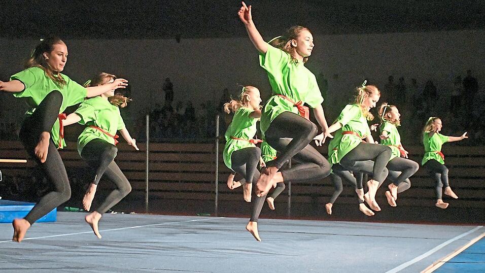 Sch&ouml;ner als der Disney-Grinch: Die Turnerjugend zeigte Bodenturnen mit Tanzelementen.