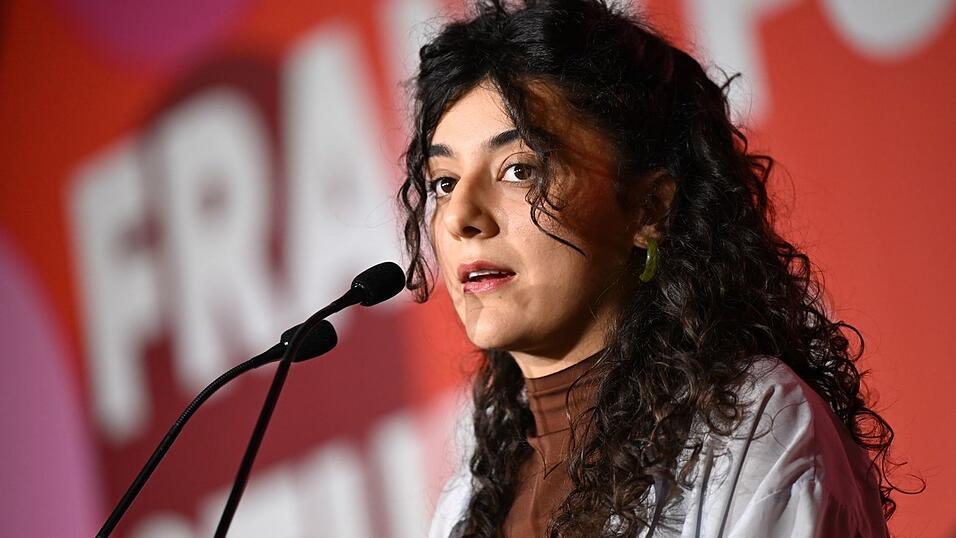 Nora Haddada: «Wir haben wesentlich mehr zu gewinnen als zu verlieren.» Nora Haddada: «Wir haben wesentlich mehr zu gewinnen als zu verlieren.»