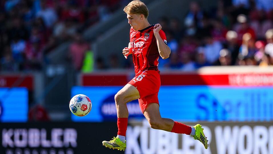 Behrens spielt künftig für den FC Augsburg. (Archivbild) Behrens spielt künftig für den FC Augsburg. (Archivbild)