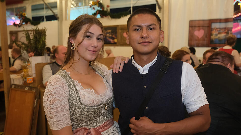 Die Partybilder vom Dienstag, 15. August 2023, aus dem Festzelt Greindl. Die Partybilder vom Dienstag, 15. August 2023, aus dem Festzelt Greindl.