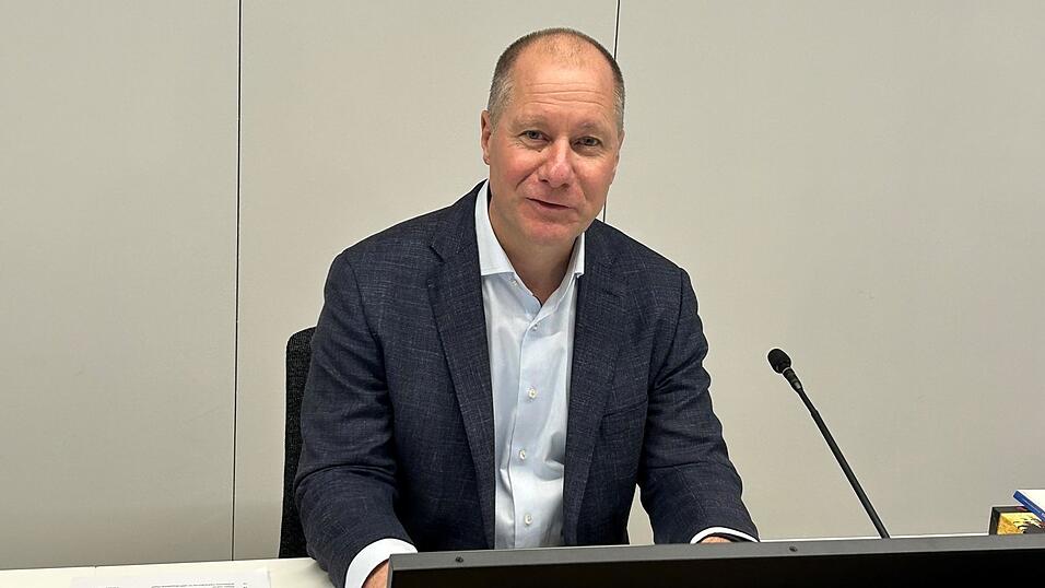 Bürgermeister Thomas Etschmann bei seiner Jahresrede. Bürgermeister Thomas Etschmann bei seiner Jahresrede.