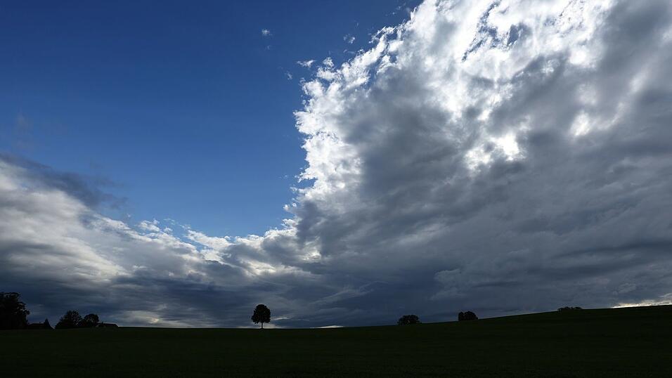 Das Wetter in Bayern bleibt durchwachsen. Das Wetter in Bayern bleibt durchwachsen.