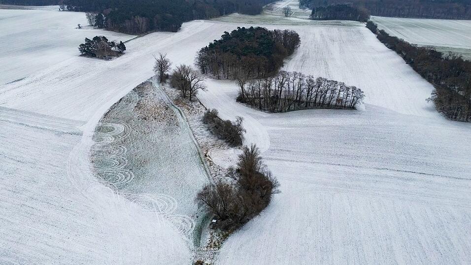 Der Winter bleibt laut DWD noch eine Weile in Deutschland. Der Winter bleibt laut DWD noch eine Weile in Deutschland.