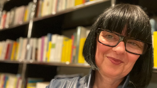 Iris Mönch-Hahn - die gebürtige Straubingerin hat fünf Jahre lang eine deutsche Buchhandlung in Paris geführt. Iris Mönch-Hahn - die gebürtige Straubingerin hat fünf Jahre lang eine deutsche Buchhandlung in Paris geführt.