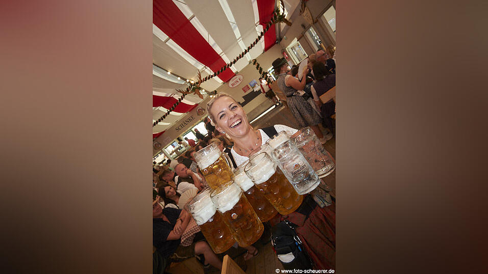 Die Partybilder vom Donnerstag, 13. August, aus dem Festzelt Lechner. Die Partybilder vom Donnerstag, 13. August, aus dem Festzelt Lechner.