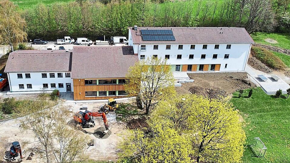 Die Sanierung ist so gut wie abgeschlossen. Die ersten Gäste nutzen die generalsanierte Jugendherberge an der Daberger Straße bereits. Die Sanierung ist so gut wie abgeschlossen. Die ersten Gäste nutzen die generalsanierte Jugendherberge an der Daberger Straße bereits.