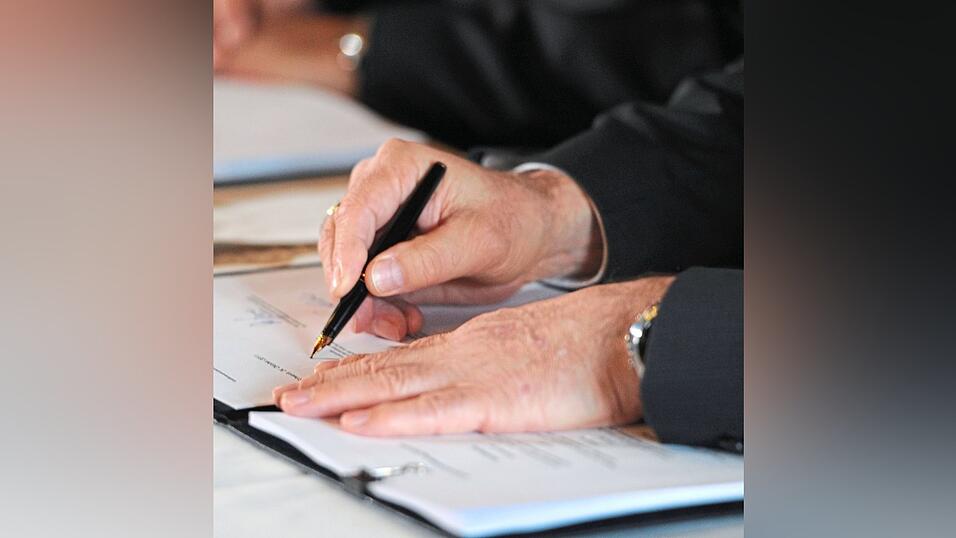 Sobald zehn Prozent der wahlberechtigten Gemeindeb&uuml;rger unterschrieben haben, hat die Gemeinde das B&uuml;rgerbegehren zu pr&uuml;fen. 'Wir wollen Wallersdorf nicht spalten, sondern gemeinsam mit den B&uuml;rgern die beste L&ouml;sung finden', betonen die Initiatoren. (Symbolfoto)