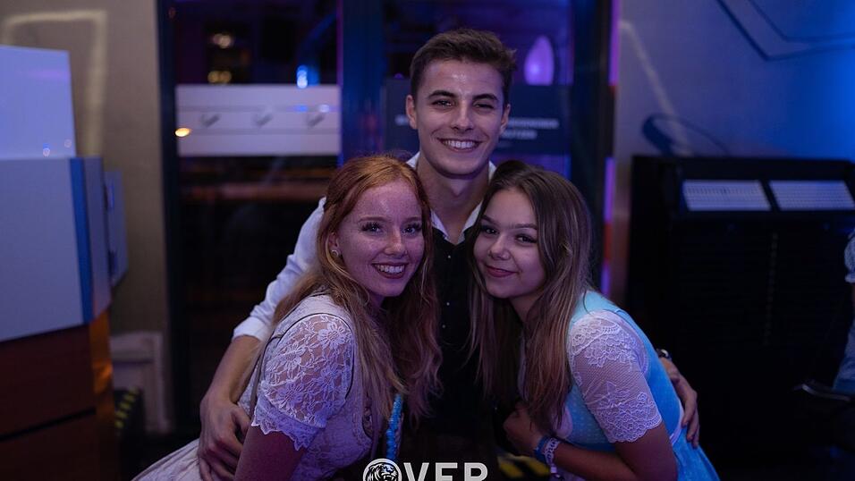 Auch am zweiten Volksfestfreitag schauten viele G&auml;ste im Overtime vorbei.