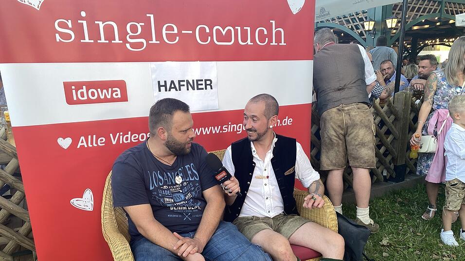 Langweilig wird es bei uns auf der Couch nie – dafür sorgen die sympathischen Gäste und die Moderatoren, die natürlich auch ihren Spaß haben. Langweilig wird es bei uns auf der Couch nie – dafür sorgen die sympathischen Gäste und die Moderatoren, die natürlich auch ihren Spaß haben.
