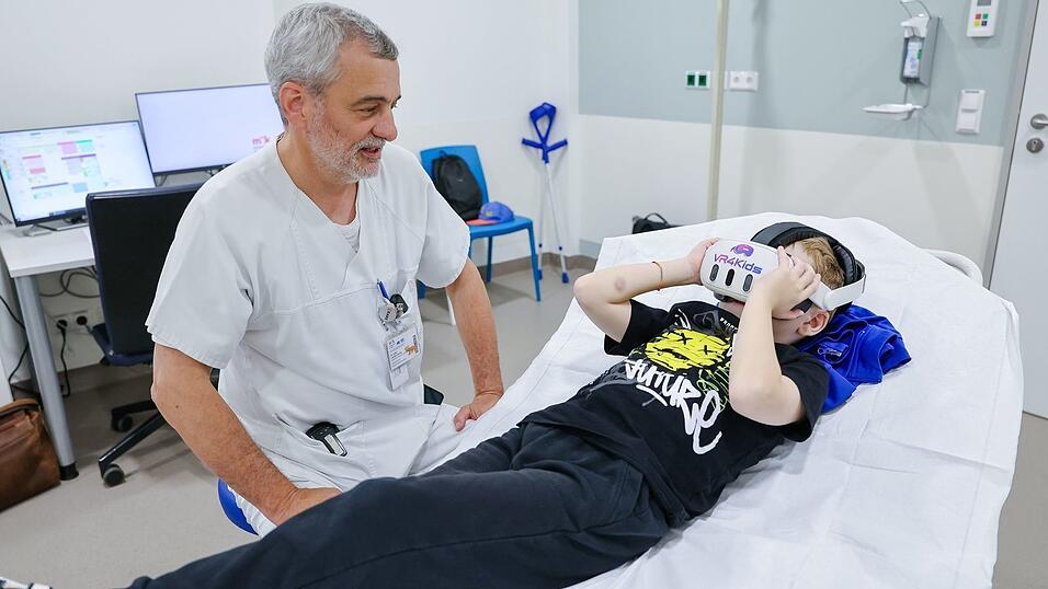 Oberarzt Krohn sieht viele Vorteile für seine jungen Patienten.