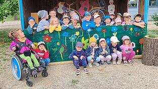 Eltern erwarten professionelle Betreuung ihrer Kinder (im Symbolbild zu sehen: Kinder des Vilsheimer Kindergartens „Mullewapp“ diesen Mai) - das Personal erwartet im Gegenzug faire Bezahlung. An dieser beteiligen die Kita-Träger die Eltern. Doch: Wenn die Gebühren dann steigen, ist das laut Fachkräfteverband „immer ein sensibles Thema“.