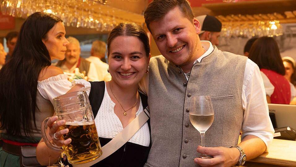 Die Partybilder vom Samstag, 8. August, aus dem Festzelt Krönner. Die Partybilder vom Samstag, 8. August, aus dem Festzelt Krönner.