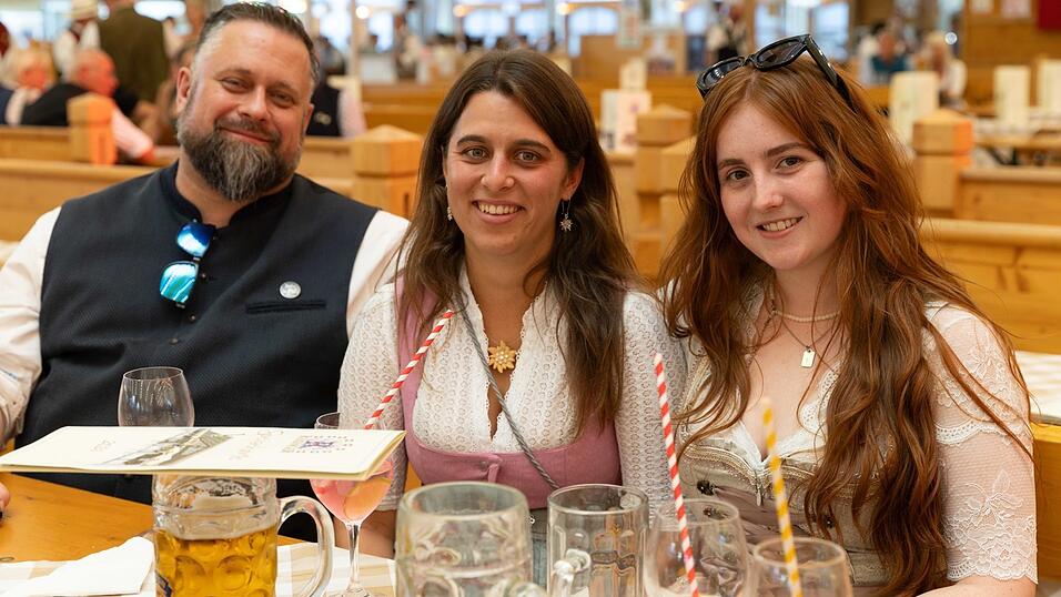 Die Partybilder vom Sonntag, 9. August, aus dem Festzelt Reisinger. Die Partybilder vom Sonntag, 9. August, aus dem Festzelt Reisinger.