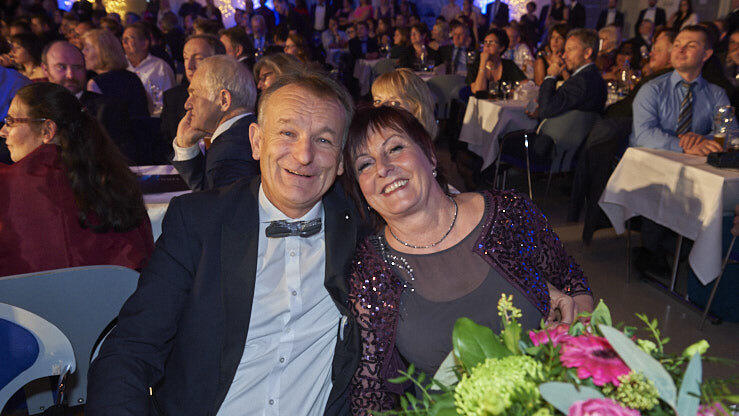 Die Metzgerzunft hat am Samstagabend in die Joseph-von-Fraunhofer-Halle eingeladen. Die Metzgerzunft hat am Samstagabend in die Joseph-von-Fraunhofer-Halle eingeladen.