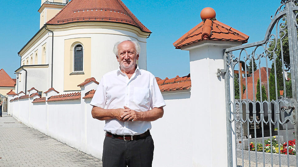 Nach 26 Jahren in Irlbach und Umgebung ist Schluss: Pfarrer Michael Killermann hat sein Pfarrhaus geräumt und lässt sich woanders nieder. Nach 26 Jahren in Irlbach und Umgebung ist Schluss: Pfarrer Michael Killermann hat sein Pfarrhaus geräumt und lässt sich woanders nieder.