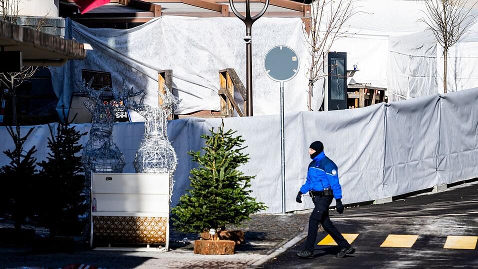 Die betroffene Bar ist wegen der Ermittlungen abgesperrt.