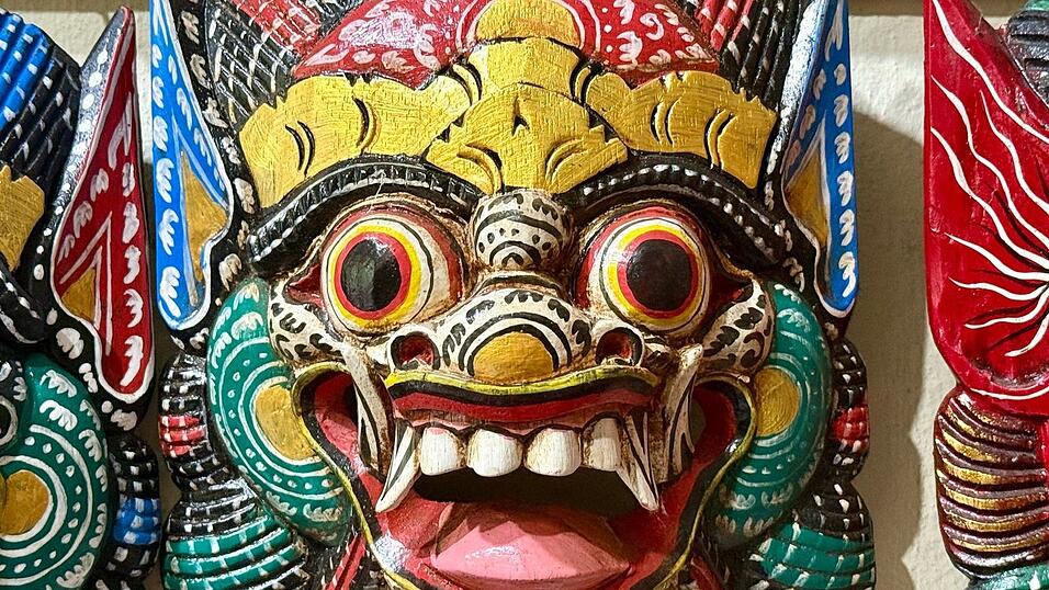 Die Balinesen haben einen einzigartigen Glauben, geprägt vom mythologischen Wesen und dem Gleichgewicht zwischen Gut und Böse.