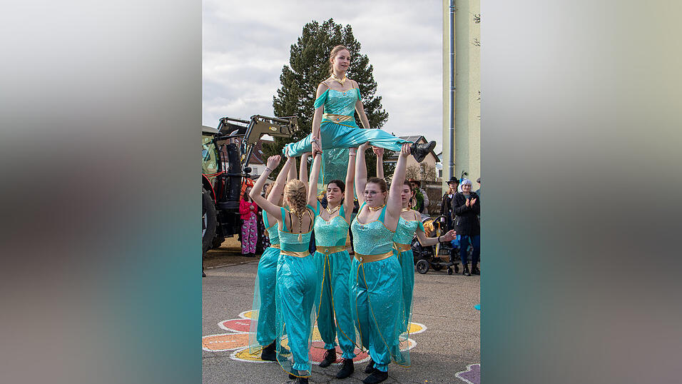 Am Samstag fand der Faschingsumzug in Otzing (Kreis Deggendorf) statt. Am Samstag fand der Faschingsumzug in Otzing (Kreis Deggendorf) statt.