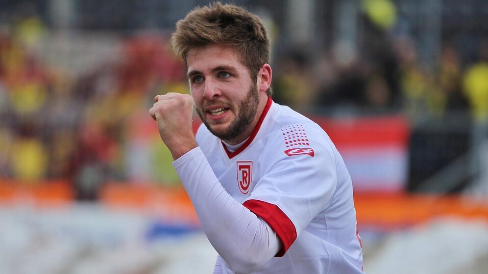 Jahn-Neuzugang K&ouml;nigs traf auch im zweiten Spiel f&uuml;r seinen neuen Club. Bei Hansa Rostock schoss er das zwischenzeitliche 2:1 f&uuml;r den Jahn. (Foto: Fabian Ro&szlig;mann)