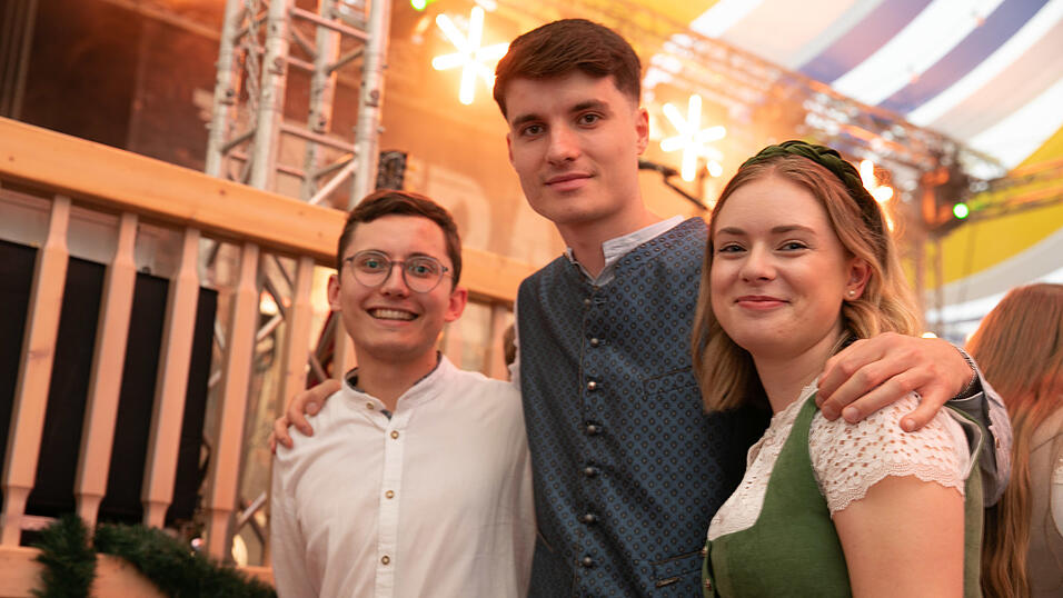 Die Partybilder vom Samstag, 16. August, aus dem Festzelt Reisinger. Die Partybilder vom Samstag, 16. August, aus dem Festzelt Reisinger.
