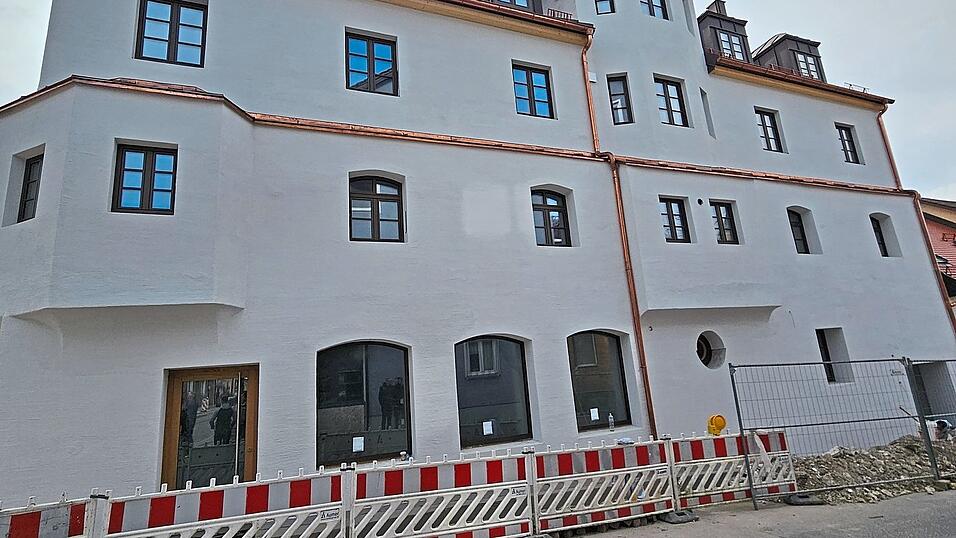 Ende April zogen die ersten Mieter ins sanierte Schmalzlhaus.