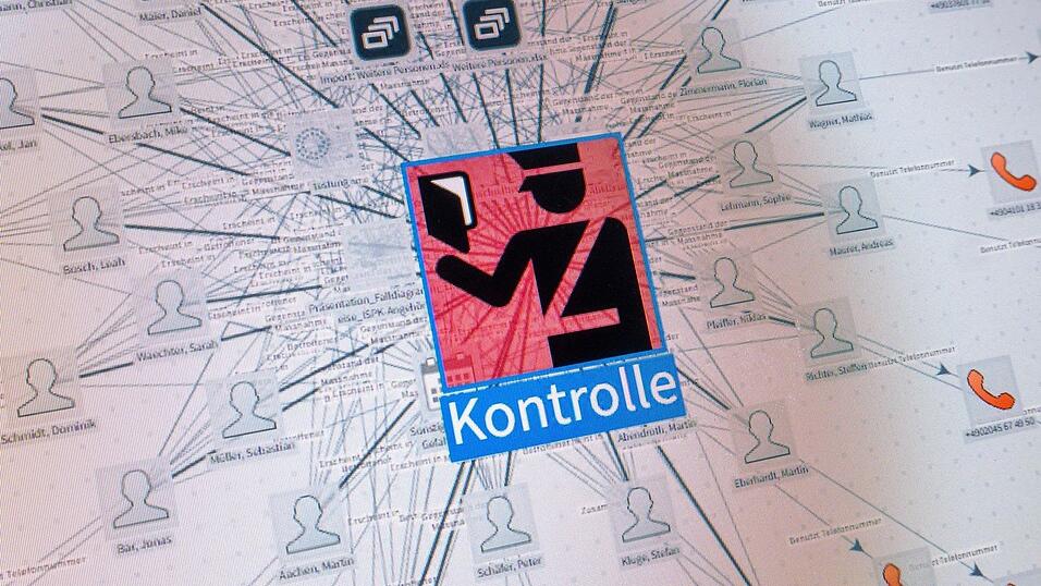 Die Analysesoftware VeRA ist bei Bayerns Polizei seit 2024 im Einsatz. (Archivbild) Die Analysesoftware VeRA ist bei Bayerns Polizei seit 2024 im Einsatz. (Archivbild)
