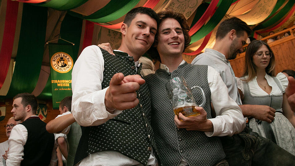 Die Partybilder vom Sonntag, 17. August, aus dem Festzelt Weckmann. Die Partybilder vom Sonntag, 17. August, aus dem Festzelt Weckmann.