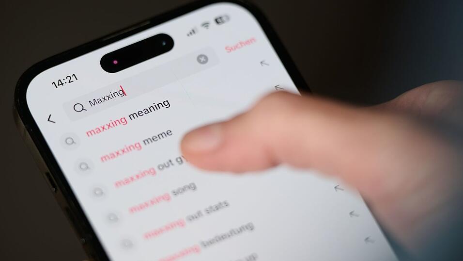 &laquo;Maxxing&raquo; kursiert seit einer Weile auf Plattformen wie TikTok und Instagram. (Symbolbild)