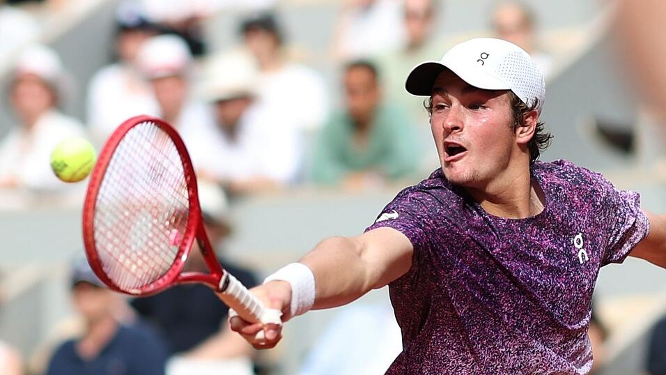 Joao Fonseca zeigte gegen Novak Djokovic, warum er als Riesentalent gilt. Joao Fonseca zeigte gegen Novak Djokovic, warum er als Riesentalent gilt.