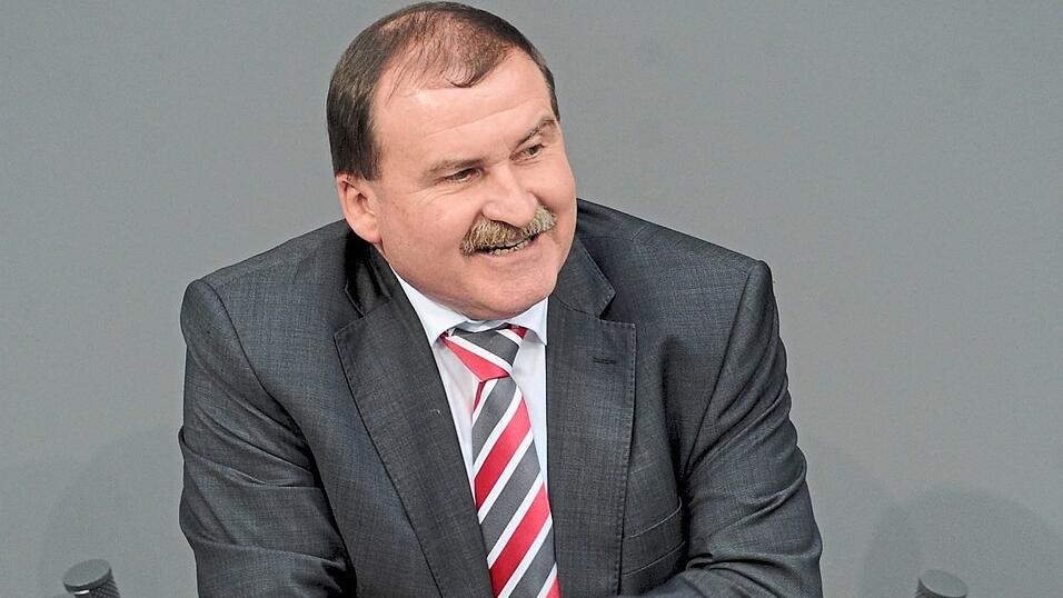 Sieben Amtsperioden hat Max Straubinger seitdem vollendet. Sieben Amtsperioden hat Max Straubinger seitdem vollendet.