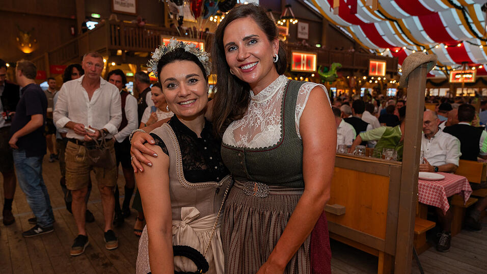 Die Partybilder vom Samstag, 19. August 2023, aus dem Festzelt Krönner. Die Partybilder vom Samstag, 19. August 2023, aus dem Festzelt Krönner.