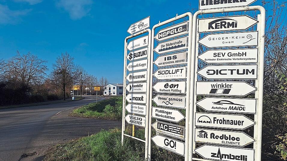 Firmen, quer durch alle Sparten, reihen sich im Plattlinger Industriegebiet aneinander.