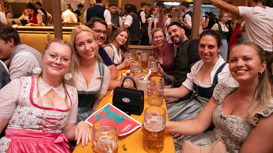Die Partybilder vom Donnerstag, 14. August, aus dem Festzelt Krönner. Die Partybilder vom Donnerstag, 14. August, aus dem Festzelt Krönner.