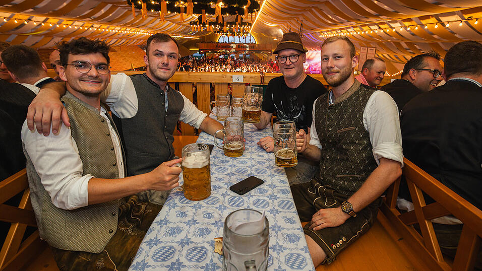 Die Partybilder vom Donnerstag, 15. August, aus dem Festzelt Nothaft. Die Partybilder vom Donnerstag, 15. August, aus dem Festzelt Nothaft.