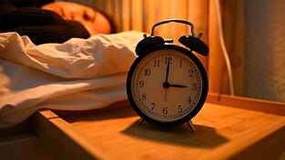 Es ist wieder so weit: Die Sommerzeit beginnt in der Nacht zu Sonntag. (Symbolbild)