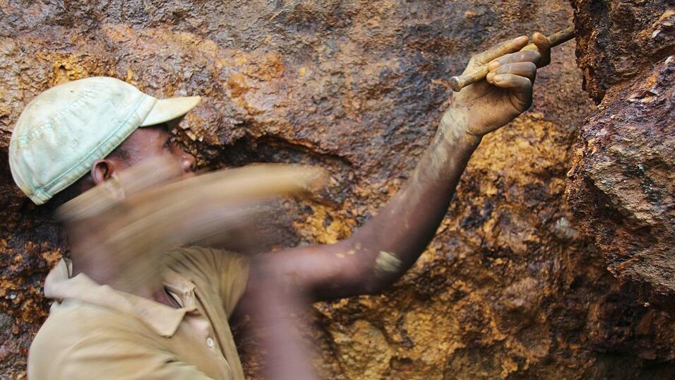 Der Preis f&uuml;r den Rohstoff Coltan ist hoch.
