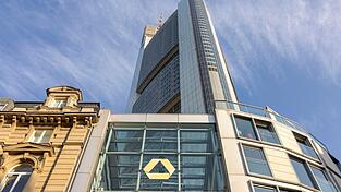 Die Commerzbank mietet ein neues Hochhaus im Frankfurter Finanzviertel (Archivbild) Die Commerzbank mietet ein neues Hochhaus im Frankfurter Finanzviertel (Archivbild)