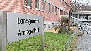 Der Lehrer hatte sich vor dem Landshuter Gericht zu verantworten. Der Lehrer hatte sich vor dem Landshuter Gericht zu verantworten.